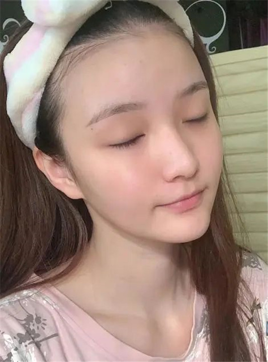 女人睡觉前，护肤需要做哪几步？很多人不知道，怪不得长皱纹长痘  皮肤 第4张