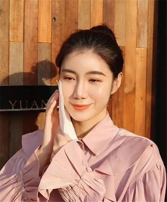 女人睡觉前，护肤需要做哪几步？很多人不知道，怪不得长皱纹长痘  皮肤 第6张