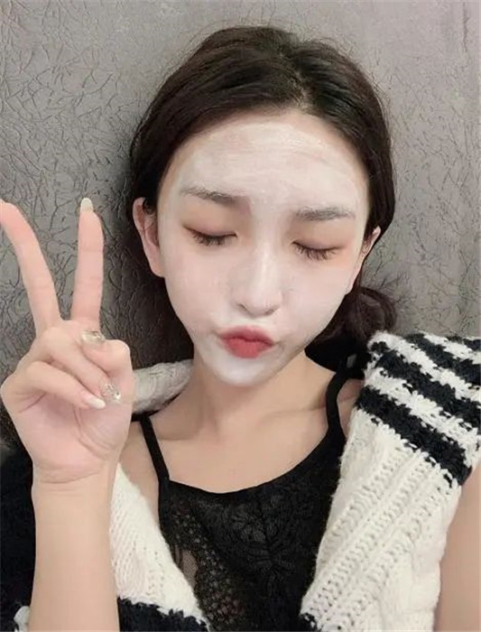 女人睡觉前，护肤需要做哪几步？很多人不知道，怪不得长皱纹长痘  皮肤 第7张