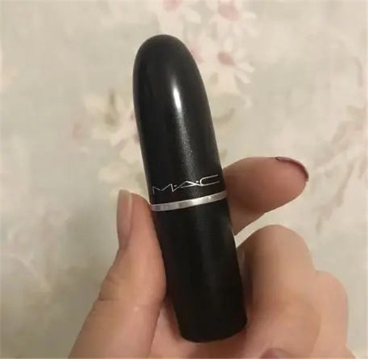 黄黑皮别轻易尝试的4支口红，MAC像村姑，迪奥520买过的都后悔了  黑皮 第7张
