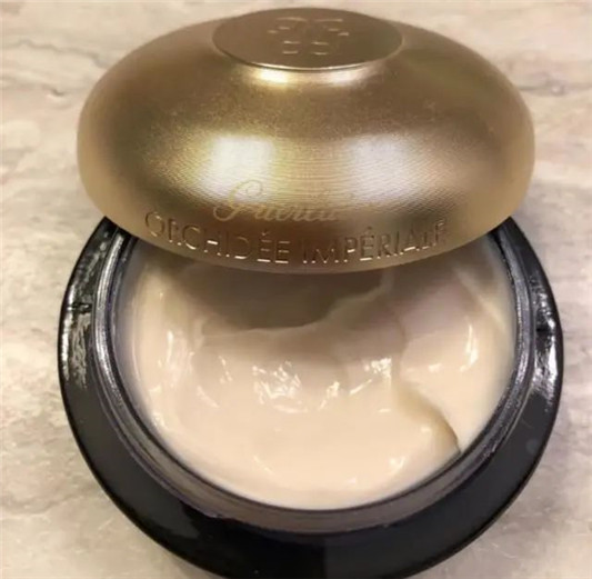 千元“贵妇级”面霜排行，黑绷带修复强，娇兰更抗老，你用过哪款  面霜 第2张