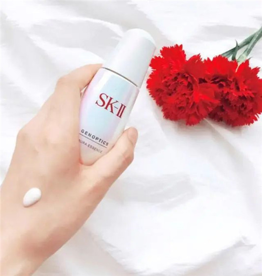 美白精华排行榜，SK2小灯泡稳居第一，资生堂去黄效果佳，别选错  皮肤 第2张