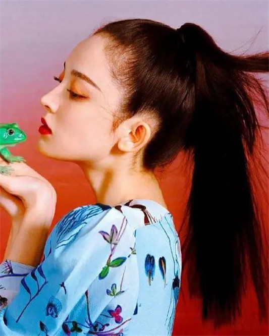 发量少的女生自毁颜值的几款发型，尤其第2个，很多女生都在留！  发型 第6张