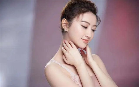 夏天也能“白到发光”的女生，都在悄悄做这3件事，难怪皮肤好！  美白 第3张