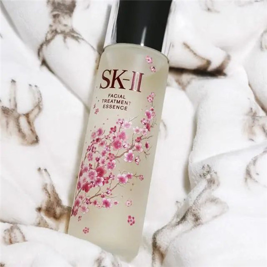 用了SK-II神仙水之后，还需要擦精华吗？