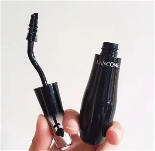 新手也喜欢的四款睫毛膏，美出天际  睫毛膏 第2张