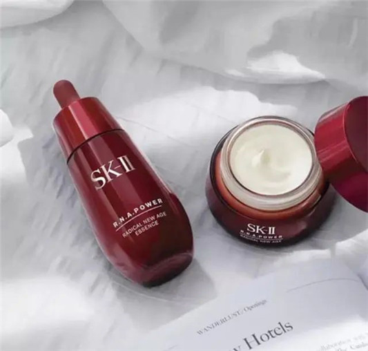 月入上万的女生爱用什么精华？SK2、娇韵诗上榜，最后款口碑超好  很好 第2张
