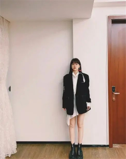 宋雨琦又不好好穿衣服了 破洞针织衫透气凉爽，清新感十足  搭配 第4张