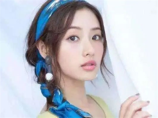 女生想要养出「干净脸」，建议早上起床做3件事，素颜也有气质  皮肤 第2张