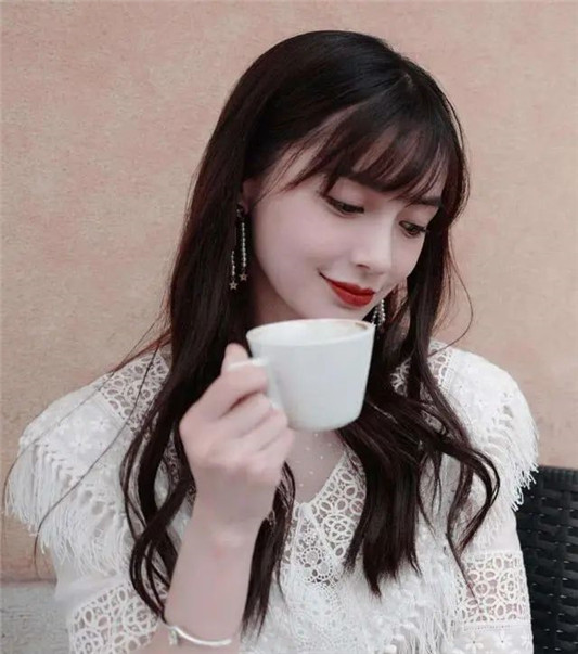 女生想要养出「干净脸」，建议早上起床做3件事，素颜也有气质  皮肤 第4张