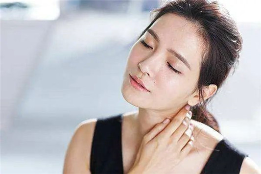 女生想要养出「干净脸」，建议早上起床做3件事，素颜也有气质  皮肤 第7张