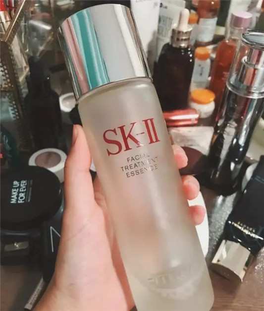 这些爽肤水有助于源源不断提供肌肤水源动力，缓解肌肤细纹，维稳  这款 第3张