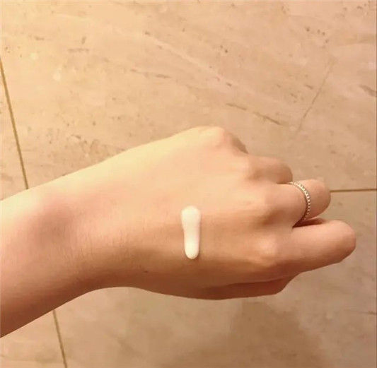 五款专柜级美白精华，Olay效果好，娇韵诗搓泥，倩碧干敏肌慎用  美白 第6张