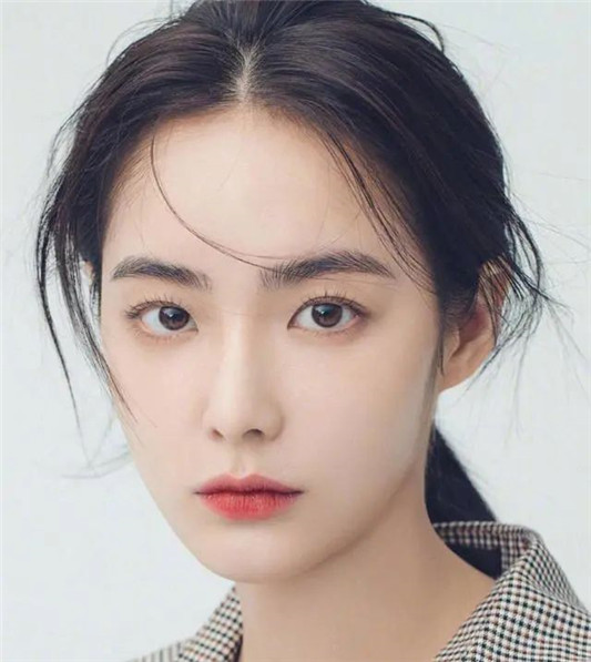 被公认为「美女」的几个特征，中一个不算啥，有两个才是真的漂亮