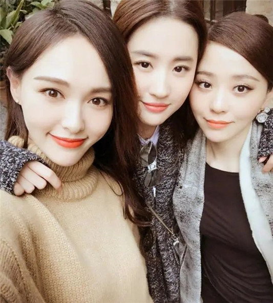 被公认为「美女」的几个特征，中一个不算啥，有两个才是真的漂亮  眼睛 第4张