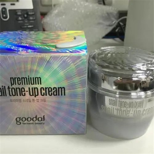这些评价好用的素颜霜，因价格太低被嫌弃，想拥有素颜牛奶肌靠它们  这款 第3张