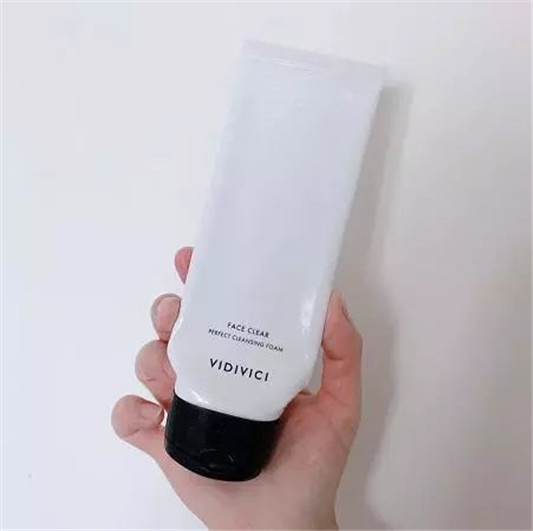 洗面奶「红黑榜」，前3款难用鸡肋，后3款好用温和，你用对了吗  洗面奶 第8张