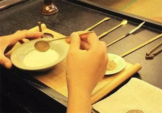 闻香识女人，香水应该怎么选 你不知道的这些小细节也会影响香味  香水 第5张