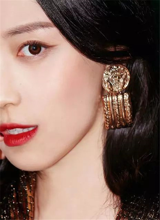 真正精致的女人，不会戴「掉档次」的首饰，质感差的首饰最显廉价  首饰 第10张