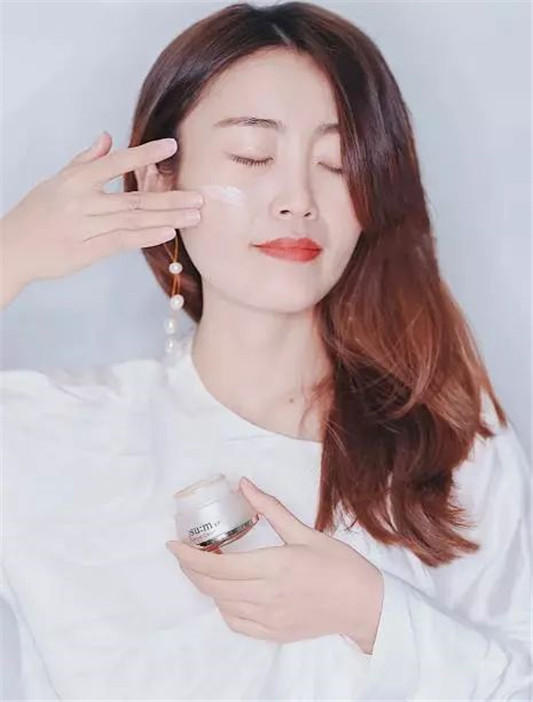 干皮用什么水乳好 珂润无添加，黛珂美白，科颜氏高效补水