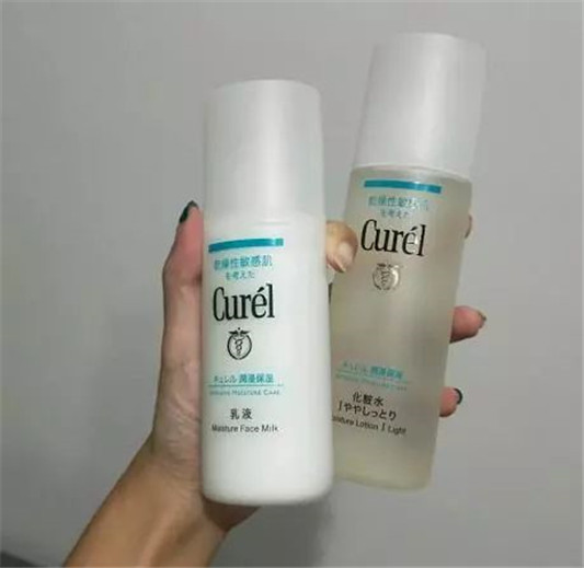 干皮用什么水乳好 珂润无添加，黛珂美白，科颜氏高效补水  这款 第2张
