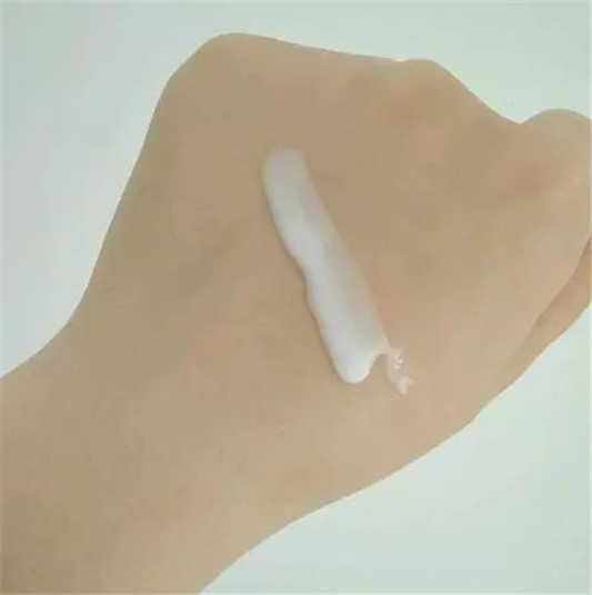 干皮用什么水乳好 珂润无添加，黛珂美白，科颜氏高效补水  这款 第3张
