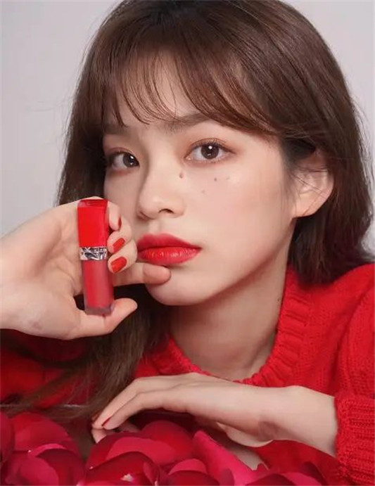 新年哪个口红好看 香奈儿气场，雅诗兰黛高级，MAC少女感十足  口红 第1张