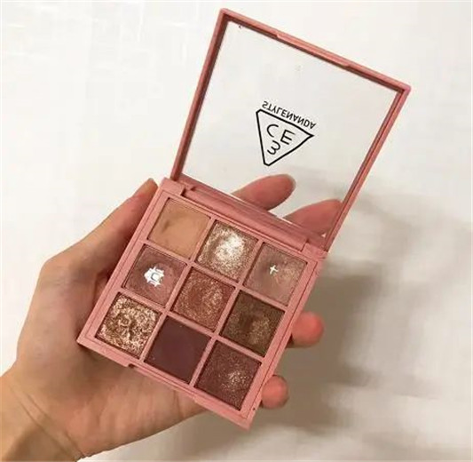 2019最火的4款眼影盘，连美妆博主都爱不释手  眼影 第7张