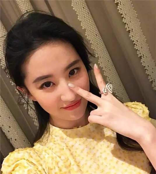 女人常见的几种脸型，如果你是第3种，再美的五官也拯救不了