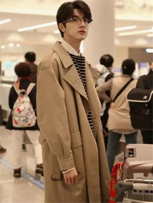林一这五官太立体了，这鼻子都可以单独出道了，私服衣品还超好  私服 出道 第5张