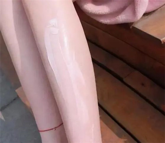 女生洗完澡，先别急着抹「身体乳」，多做这3步，轻松养成牛奶肌  急着 多做 第2张