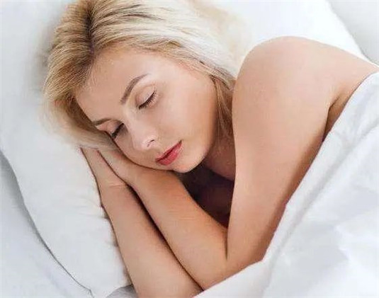 女人越自律，气质越出众 无论多大年纪，坚持这4点都能美得高级  越出 都能 第2张