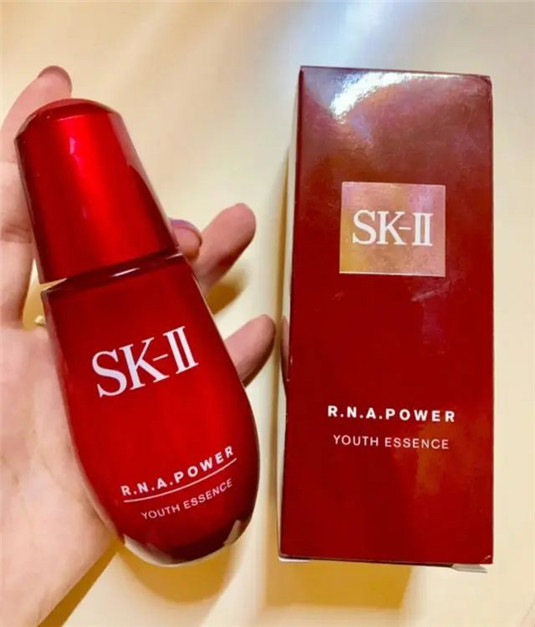 大牌抗衰精华测评，SK2紧致抗衰、Whoo修复去黄、莱伯妮有钱人用