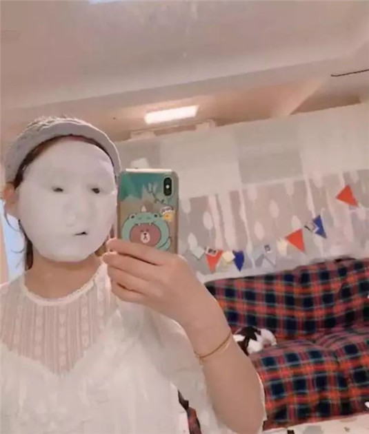 网红泡泡面膜真的能用出白皮肤 脸越脏泡泡越多是来搞笑的 