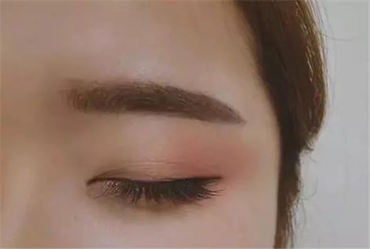 不同脸型适合不同眉形，长脸选平眉，方脸选弯月眉，你选哪个  长脸 脸型 第3张