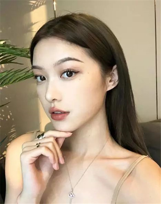 不同脸型适合不同眉形，长脸选平眉，方脸选弯月眉，你选哪个  长脸 脸型 第10张