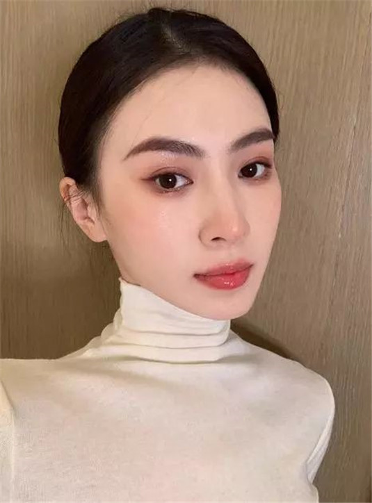 不同脸型适合不同眉形，长脸选平眉，方脸选弯月眉，你选哪个  长脸 脸型 第11张