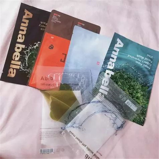 女人睡觉前，敷面膜洗还是不洗 很多人都做错了，难怪皮肤总不好  很多人 错了 第2张