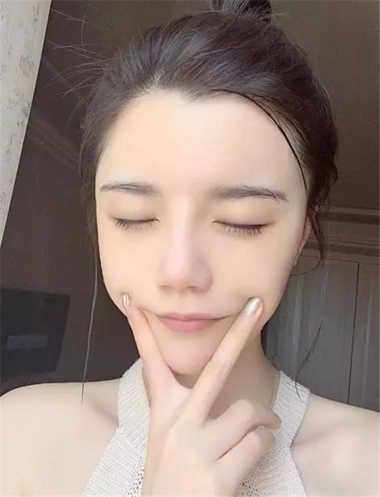 女人睡觉前，敷面膜洗还是不洗 很多人都做错了，难怪皮肤总不好  很多人 错了 第8张