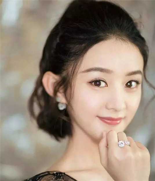 脸上有这5个「特征」的女生，通常都很有气质，即使素颜也很好看  很有 也很 第8张