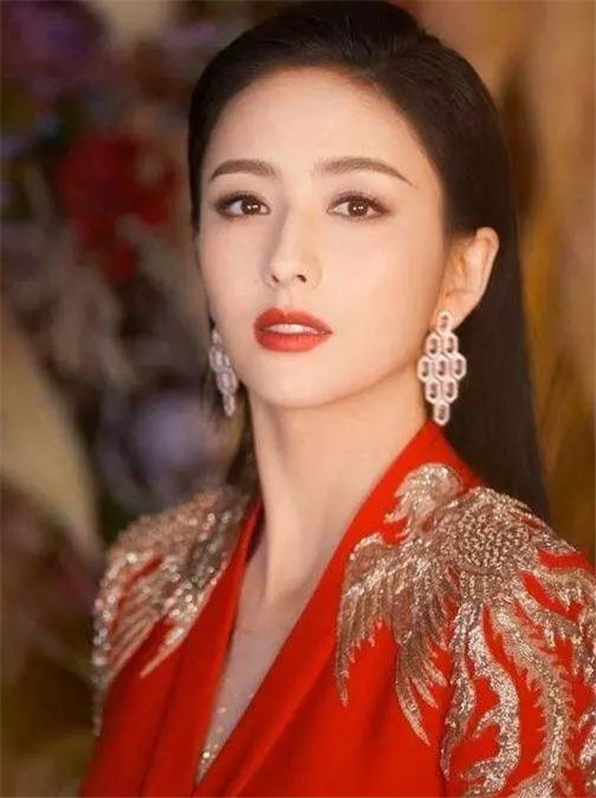 脸上有这5个「特征」的女生，通常都很有气质，即使素颜也很好看  很有 也很 第10张
