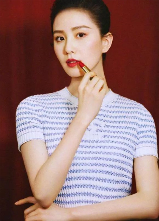 脸上有这5个「特征」的女生，通常都很有气质，即使素颜也很好看  很有 也很 第12张