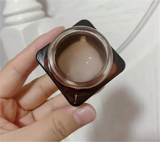 为啥用那么贵的眼霜，总是没效果 那可能是因为你用错方法了  是因为 你用 第6张