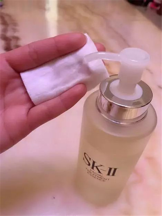 Lamer和SK2谁更高端，哪些产品好用 不同的人选择不同，你喜欢谁  的人 好用 第7张
