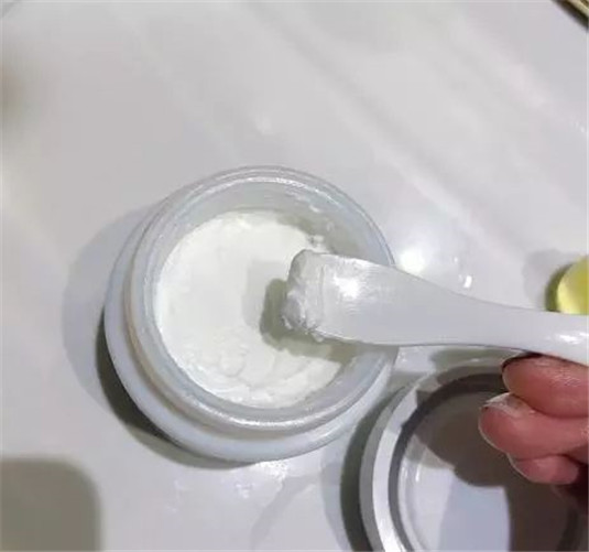 Lamer和SK2谁更高端，哪些产品好用 不同的人选择不同，你喜欢谁  的人 好用 第10张