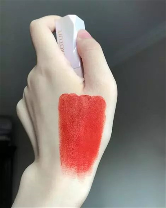 好用的国货口红，稚优泉滋润，美康粉黛平价，完美日记显白效果好  粉黛 国货 第4张