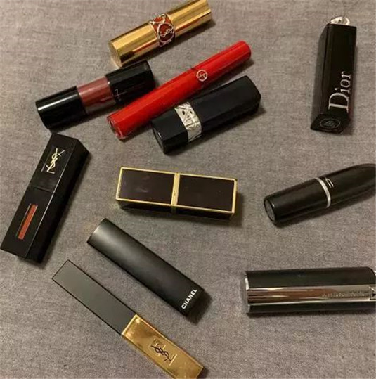 黄黑皮涂上「鸡肋」的大牌口红色号，涂上不好看，搁置又很心疼  黑皮 涂上 第11张