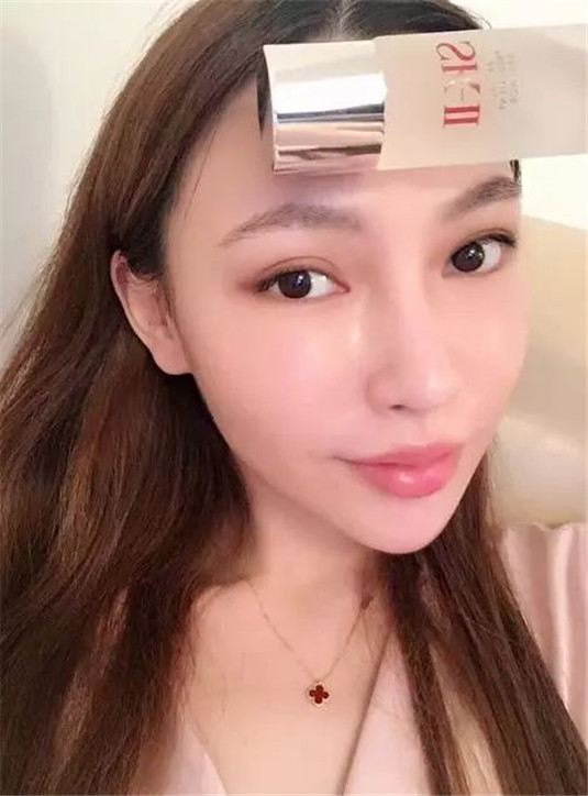 4款被过度吹捧的大牌护肤品，被很多人盲目种草，效果却没太神奇  很多人 吹捧 第3张