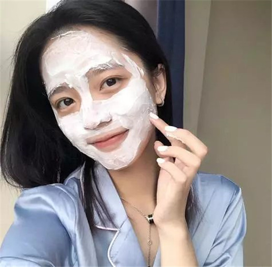 4款被过度吹捧的大牌护肤品，被很多人盲目种草，效果却没太神奇  很多人 吹捧 第5张