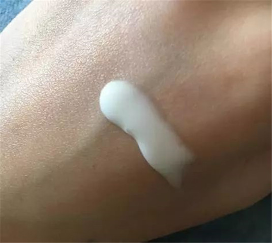 4款被过度吹捧的大牌护肤品，被很多人盲目种草，效果却没太神奇  很多人 吹捧 第7张